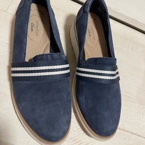NEW Clarks in Blue Suede (8.5)